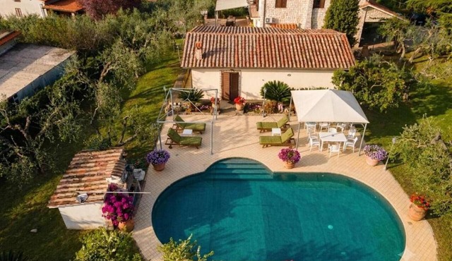 Velletri, Elegant Villa with Pool (Greta's Villa)