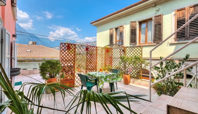 Vida Boa Queen Room 5min to Lake, Torbole sul Garda, Italy