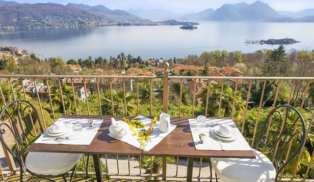Villa Anna, Borromean Islands No. 11 by Lago Reisen