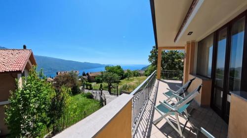Villa Arianna Lake View Apartments with Pool