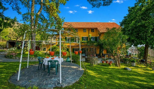 Villa I Tre Archi for 6 with Private Garden, Pisano, Italy