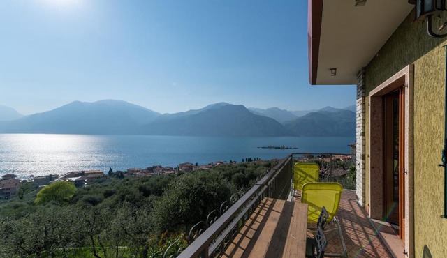 Villa Nadya by GardaDoma