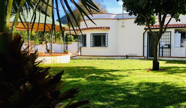 Villa Vera: Charming villa with large garden