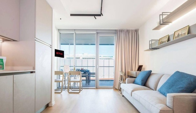 Waterfront Lux |2 Bed Studio| GYM |Parking By Tilo