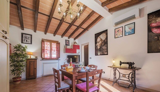 Wonderful private villa for 4 guests with A/C, WIFI, TV, patio and pets allowed