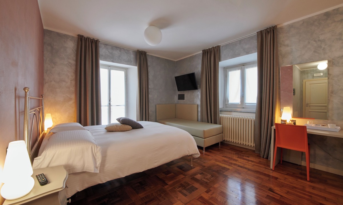 Fino Mornasco House | Foresteria La Torretta