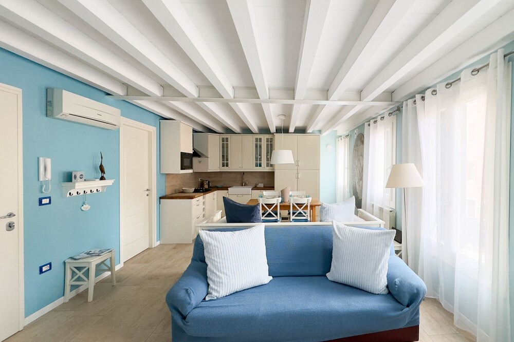 Chioggia Apartment | Chioggia 4U:Nuovo Centrale Fresco Top Comfort