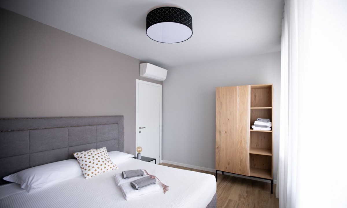 Borgo San Leonardo Apartment | TWO-ROOM DOVEGREY APARTMENT IN DONIZETTI ROYAL