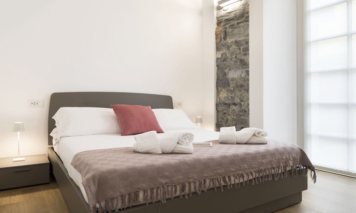 Como City Centre Apartment | Apartment in Como with 2 bedrooms sleeps 4
