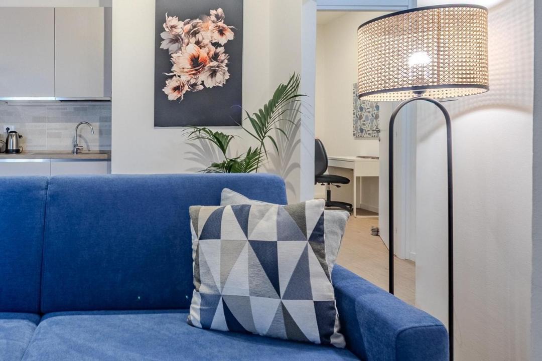 Est Apartment | Verona East House & Garage
