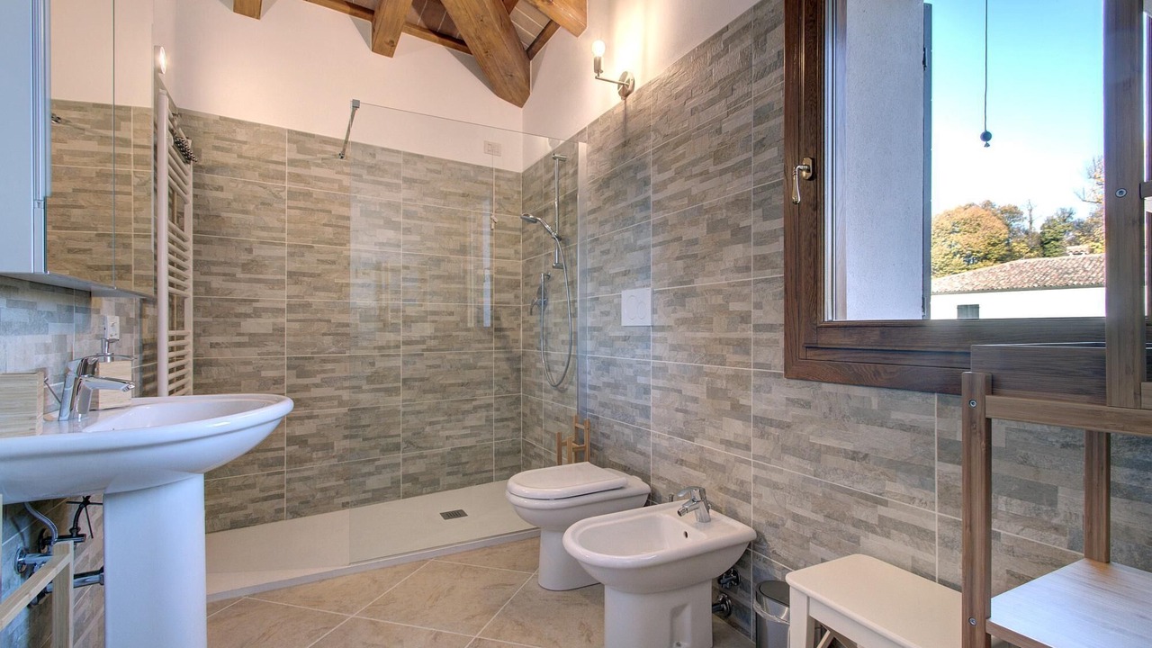 Photo of Bathroom in Stra