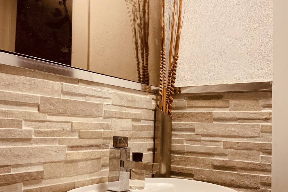 Photo of Bathroom in Lazzaretto