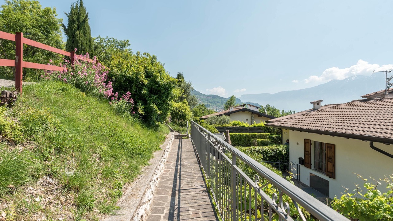 Photo of Outdoor in Aer