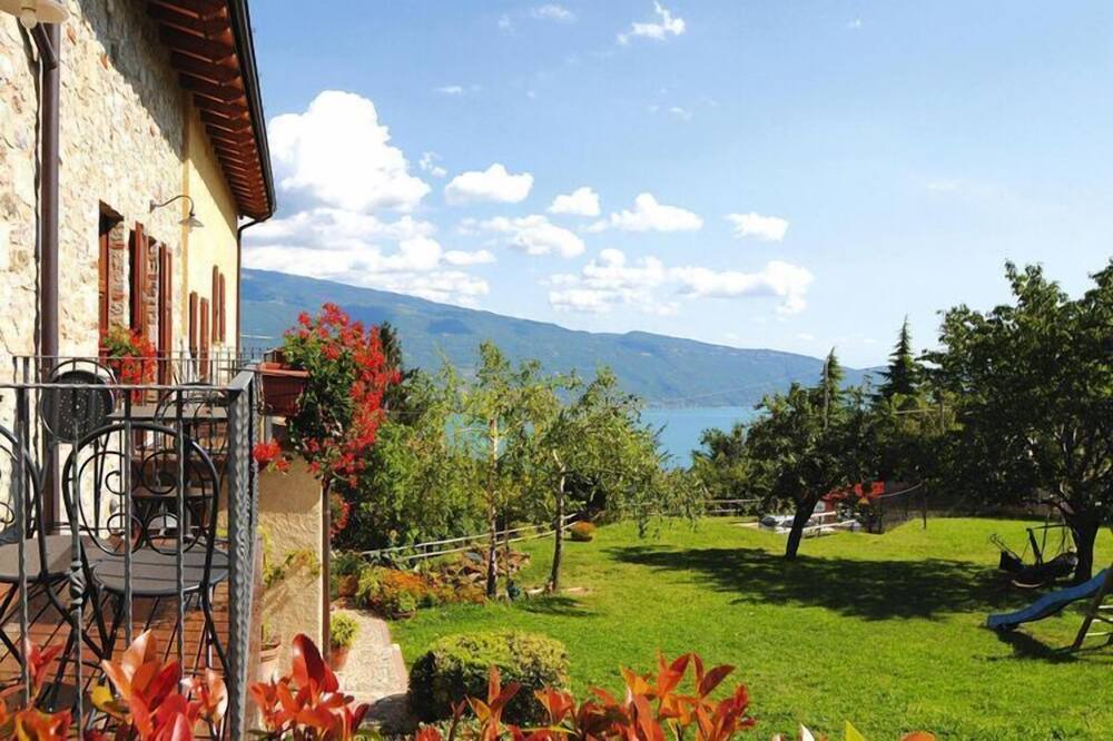 Photo of Outdoor in Aer