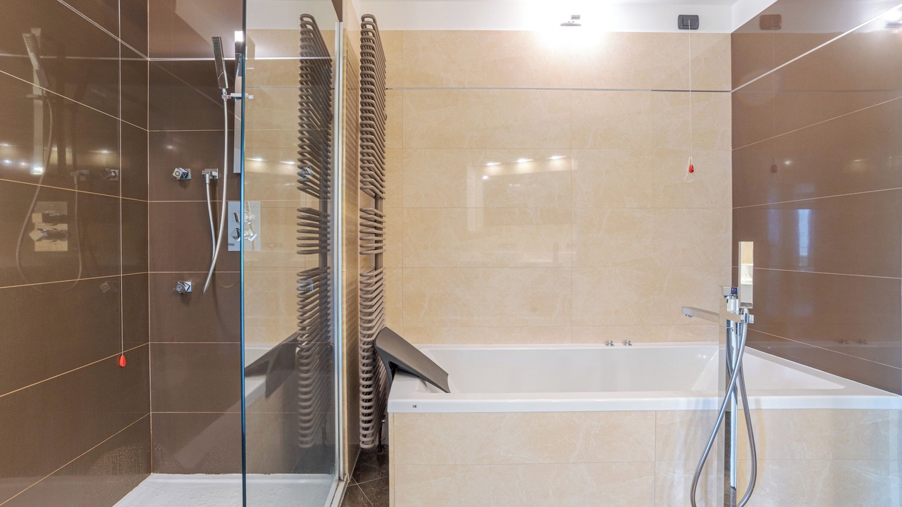 Photo of Bathroom in Menaggio