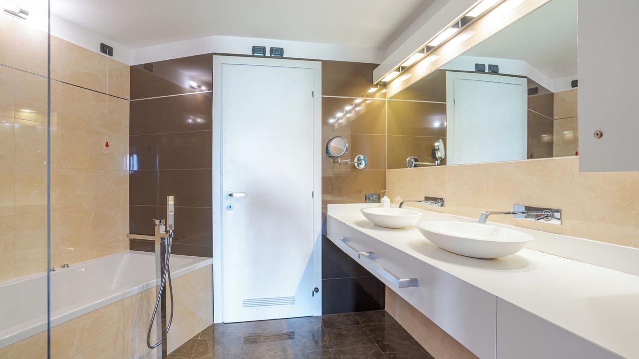 Photo of Bathroom in Menaggio
