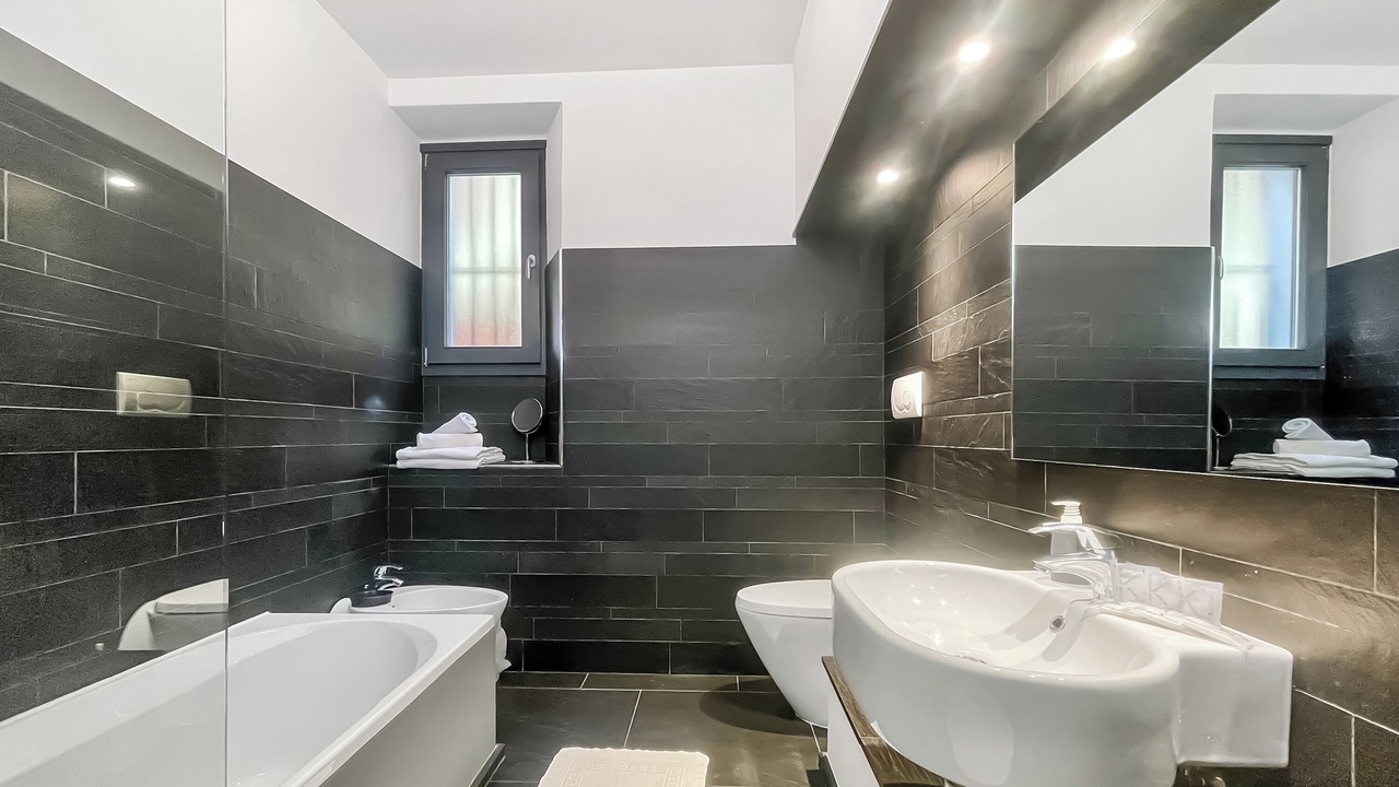 Photo of Bathroom in Menaggio