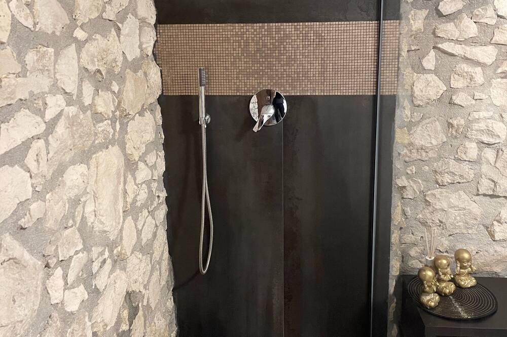 Photo of Bathroom in Soave