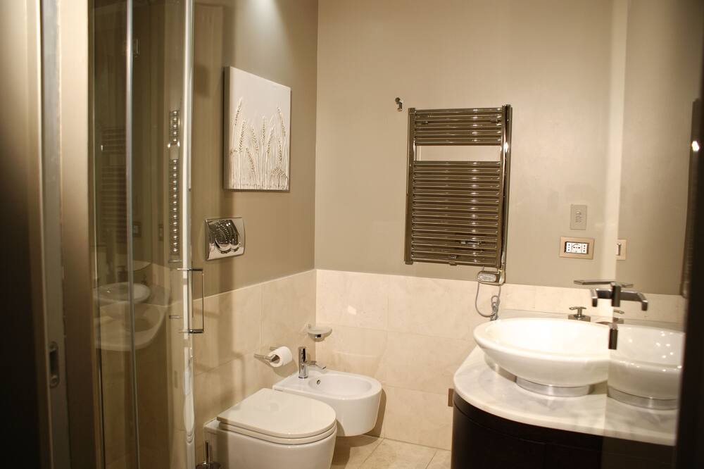 Photo of Bathroom in Scala