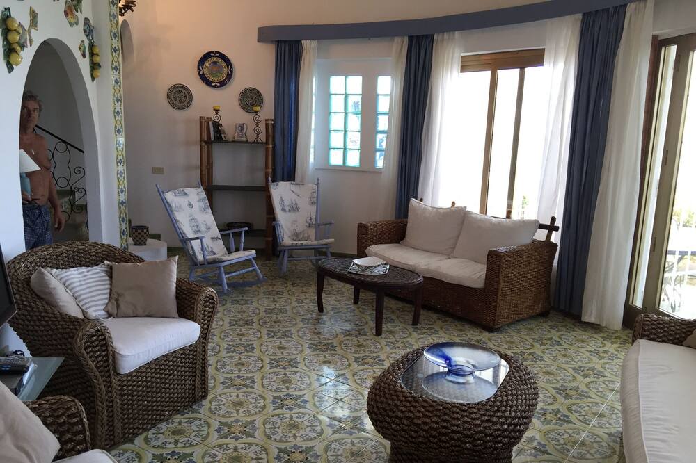 Photo of Livingroom in Latina Lido
