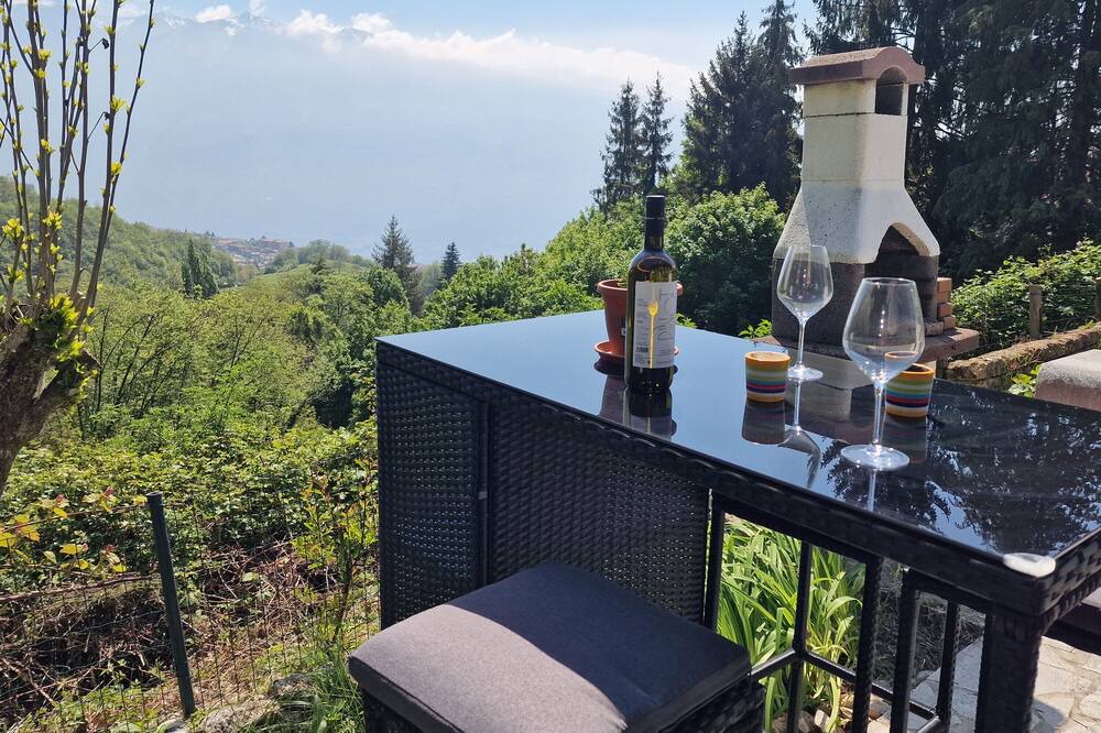 Photo of Outdoor in Aer