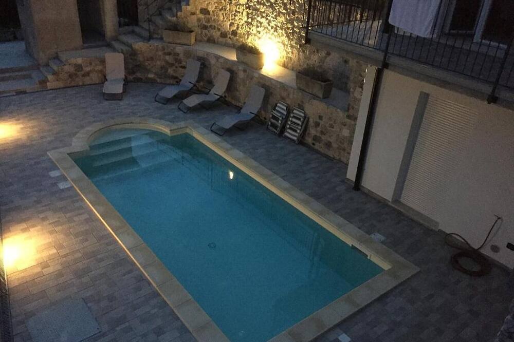 Photo of Outdoor in Aer