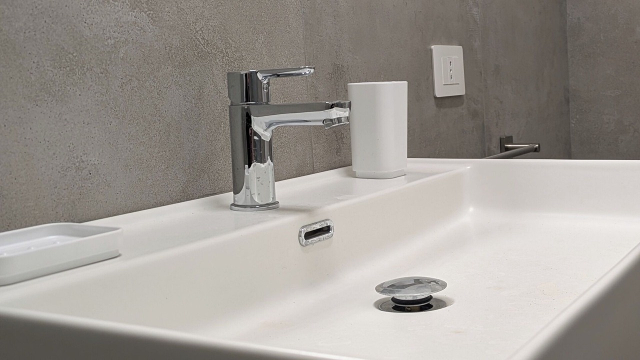 Photo of Bathroom in Magenta
