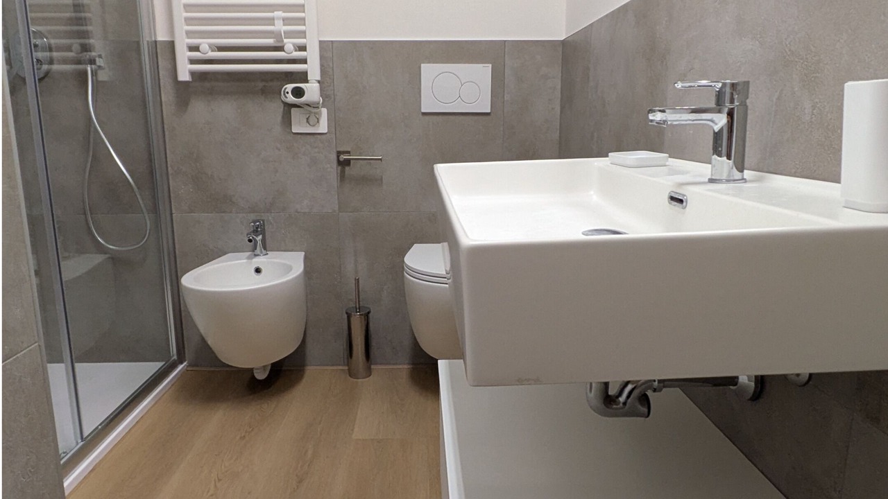 Photo of Bathroom in Magenta