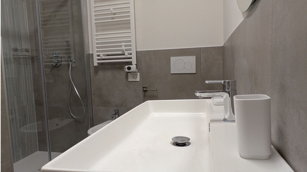 Photo of Bathroom in Magenta