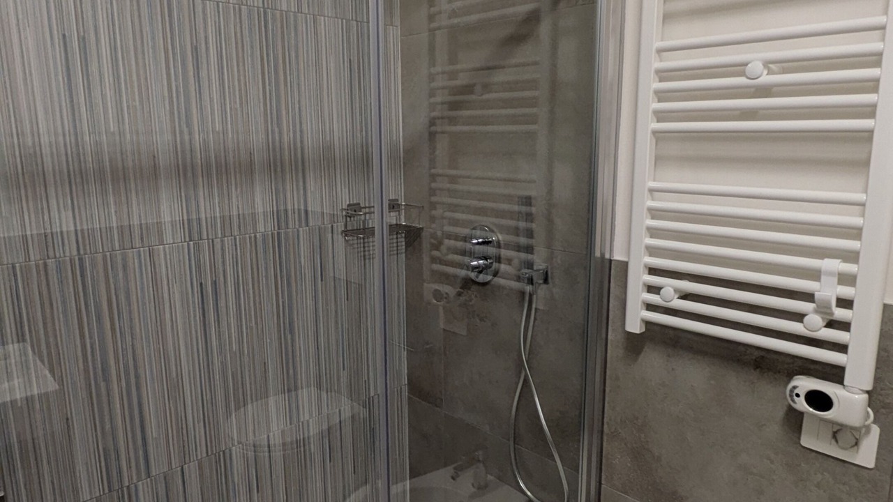 Photo of Bathroom in Magenta