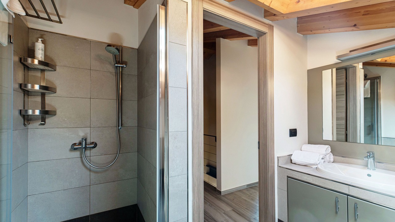 Photo of Bathroom in Menaggio
