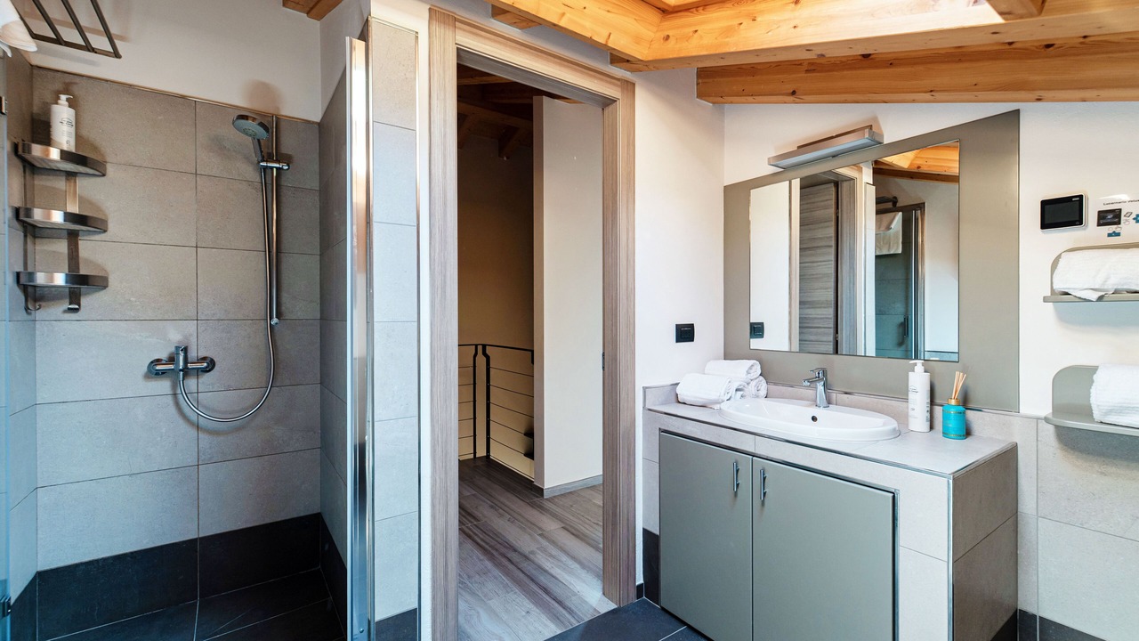 Photo of Bathroom in Menaggio