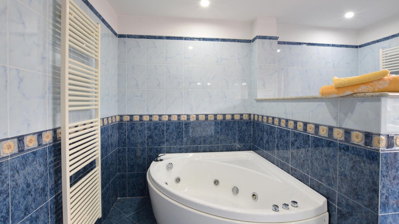 Photo of Bathroom in Brolo