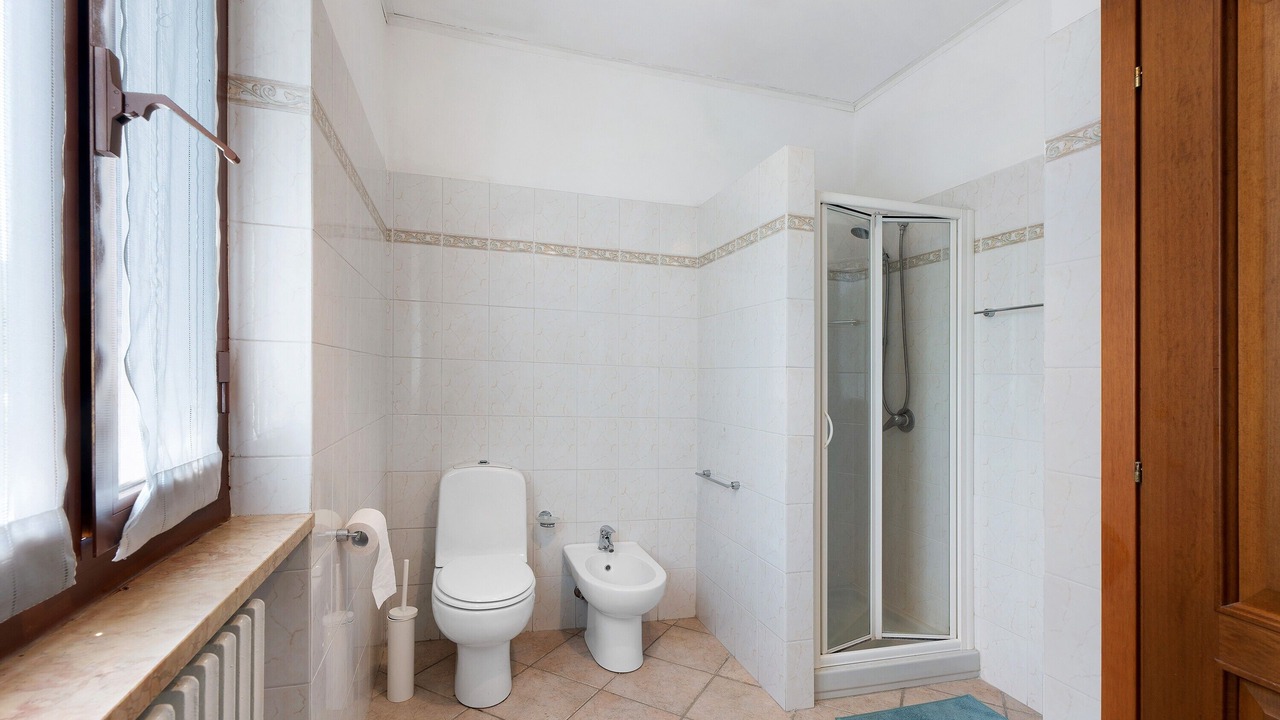 Photo of Bathroom in Angera
