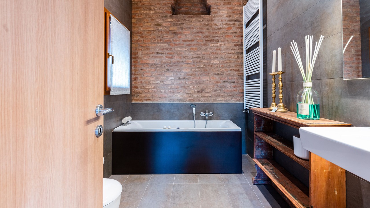 Photo of Bathroom in Ferrara Historic Centre