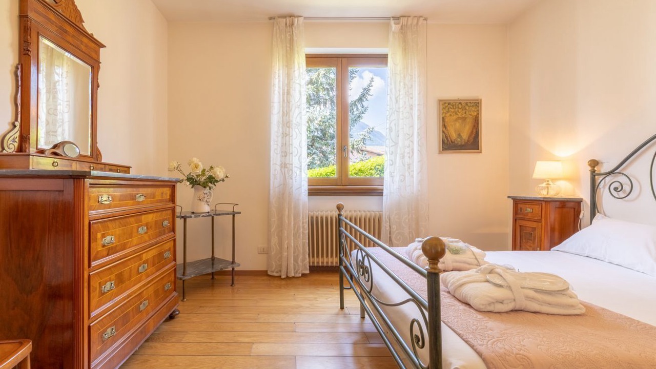 Photo of Bedroom in Menaggio