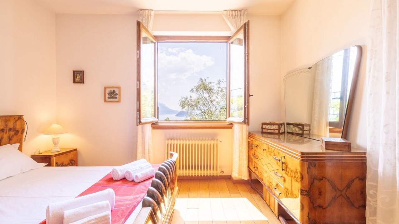 Photo of Bedroom in Menaggio