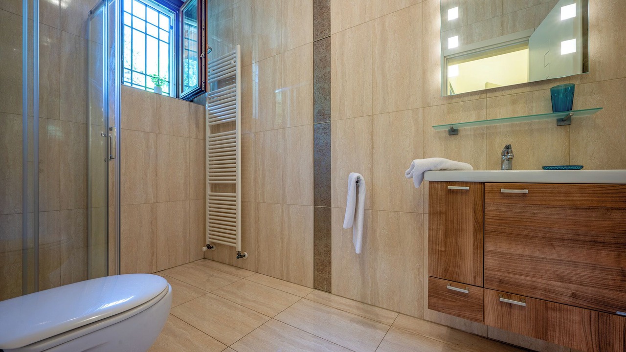 Photo of Bathroom in Menaggio