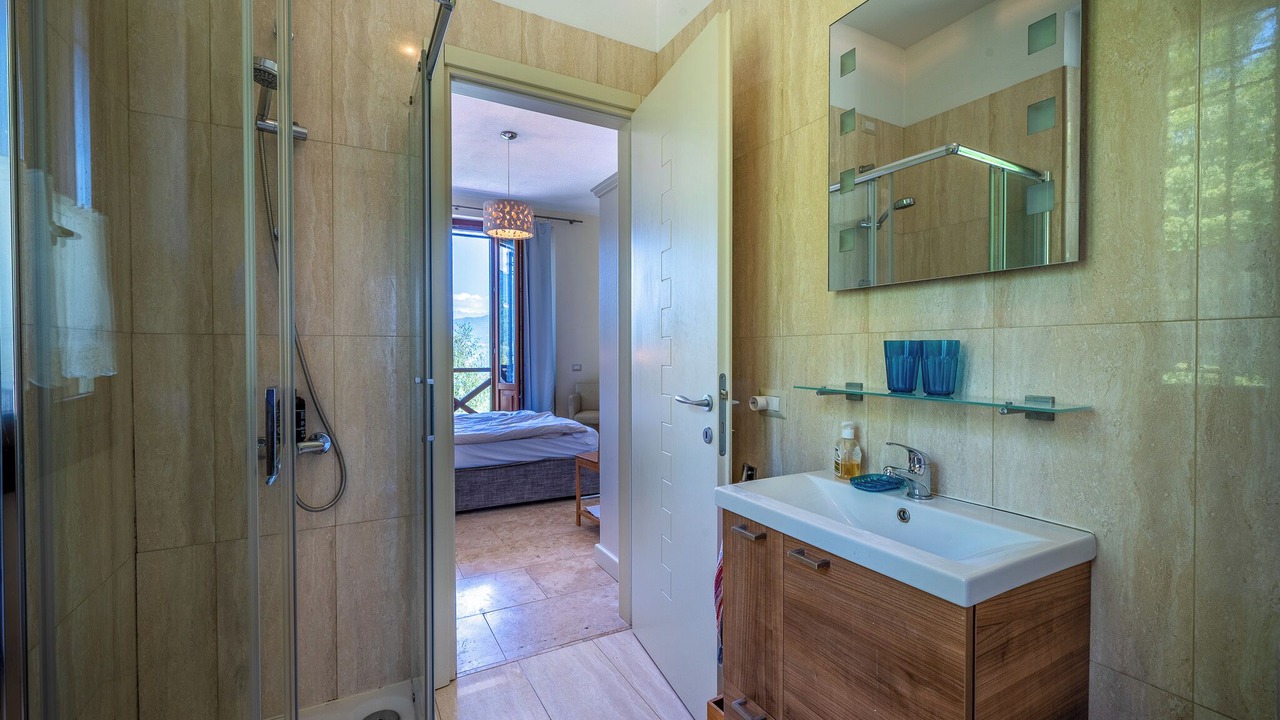 Photo of Bathroom in Menaggio