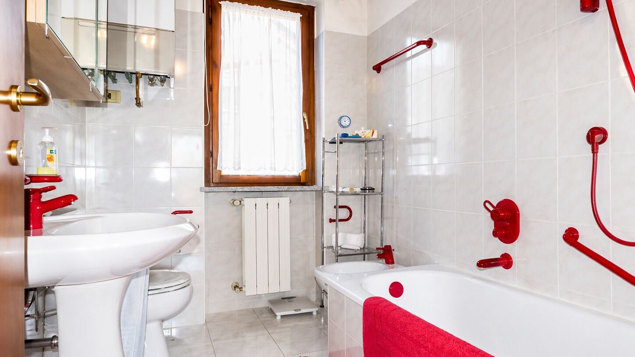 Photo of Bathroom in Pino Lago Maggiore