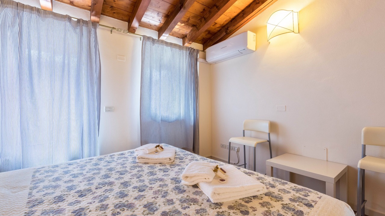 Photo of Bedroom in San Felice del Benaco
