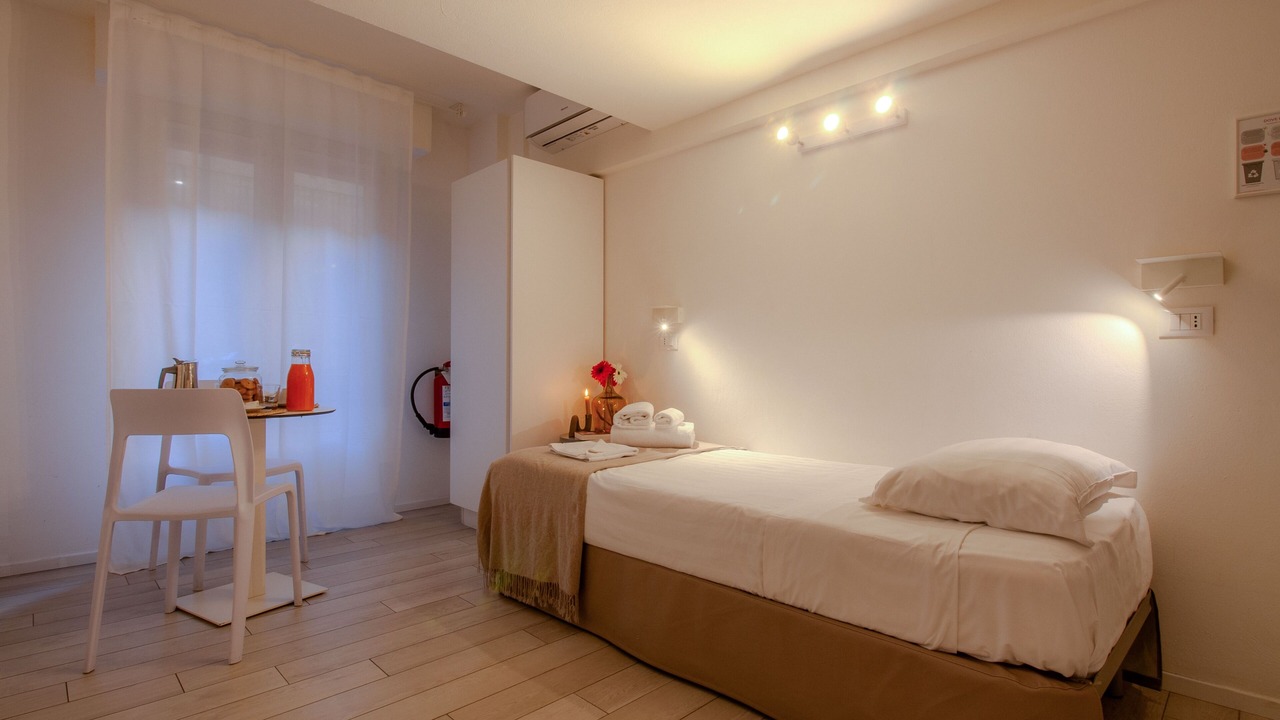 Photo of Bedroom in Magenta