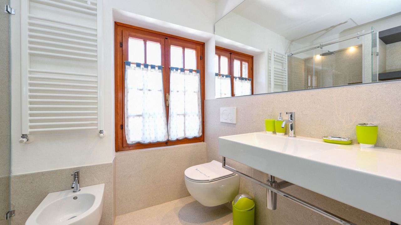 Photo of Bathroom in Malcesine Old Town