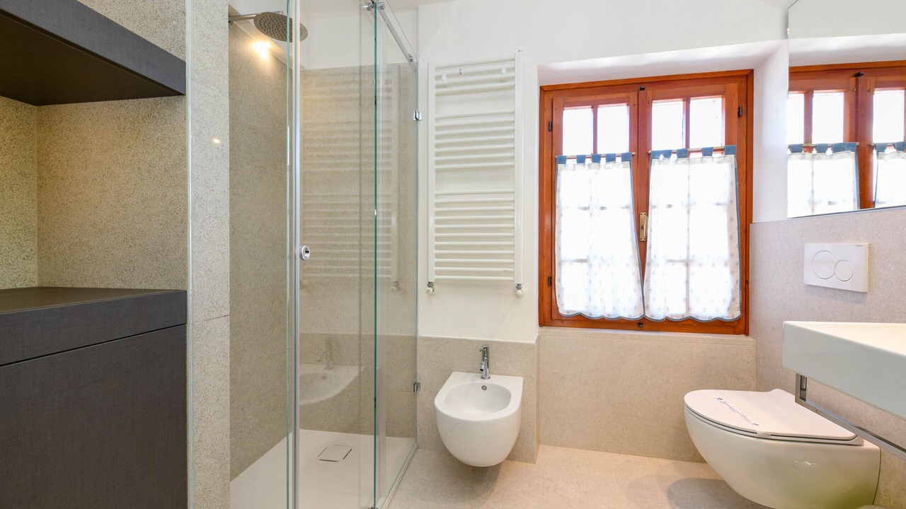 Photo of Bathroom in Malcesine Old Town