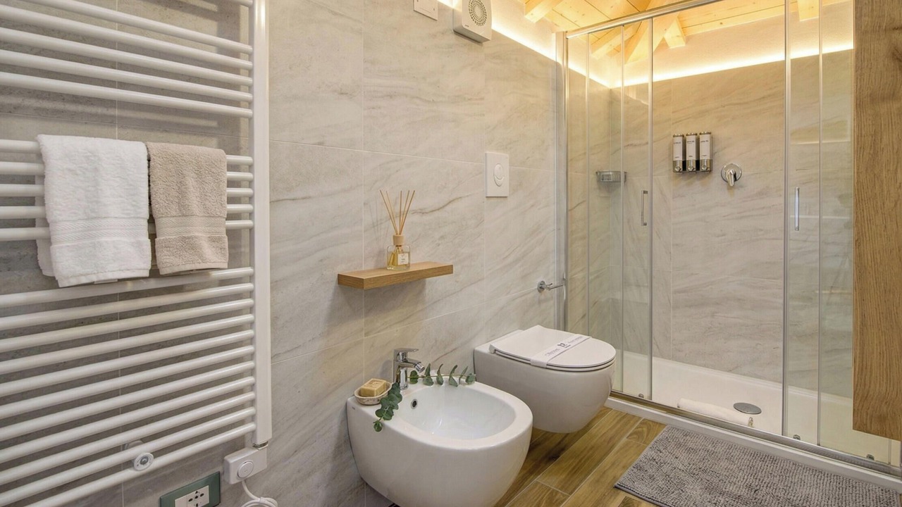 Photo of Bathroom in Desenzano del Garda City Centre