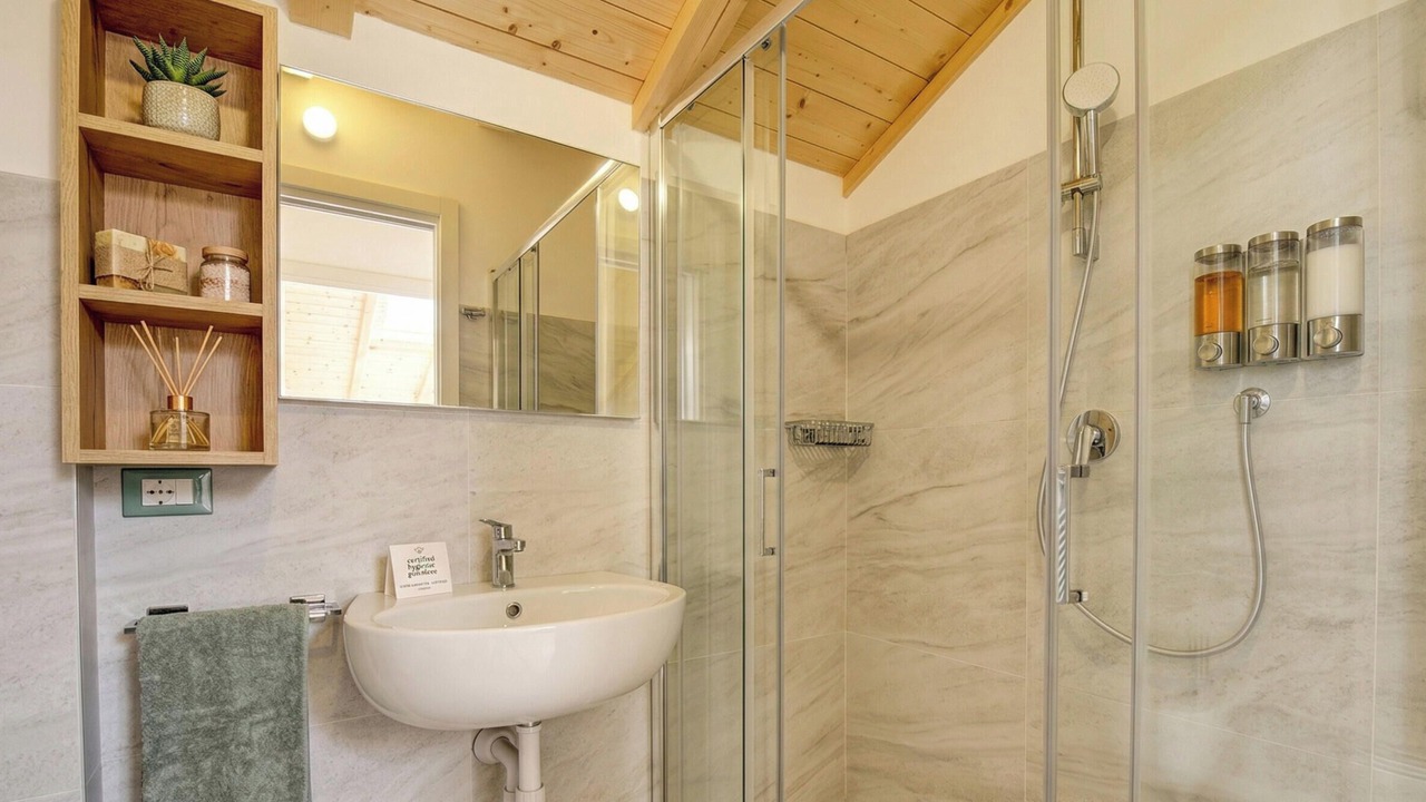 Photo of Bathroom in Desenzano del Garda City Centre