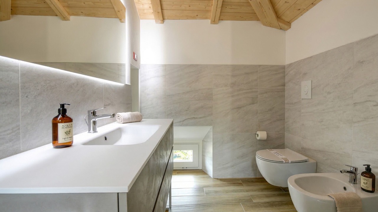 Photo of Bathroom in Desenzano del Garda City Centre