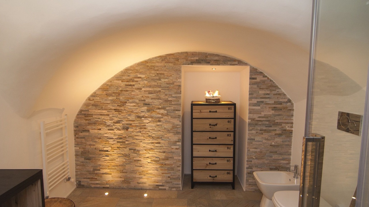 Photo of Bathroom in Roman Quarter