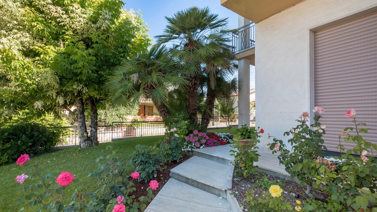 Photo of Outdoor in Sandra