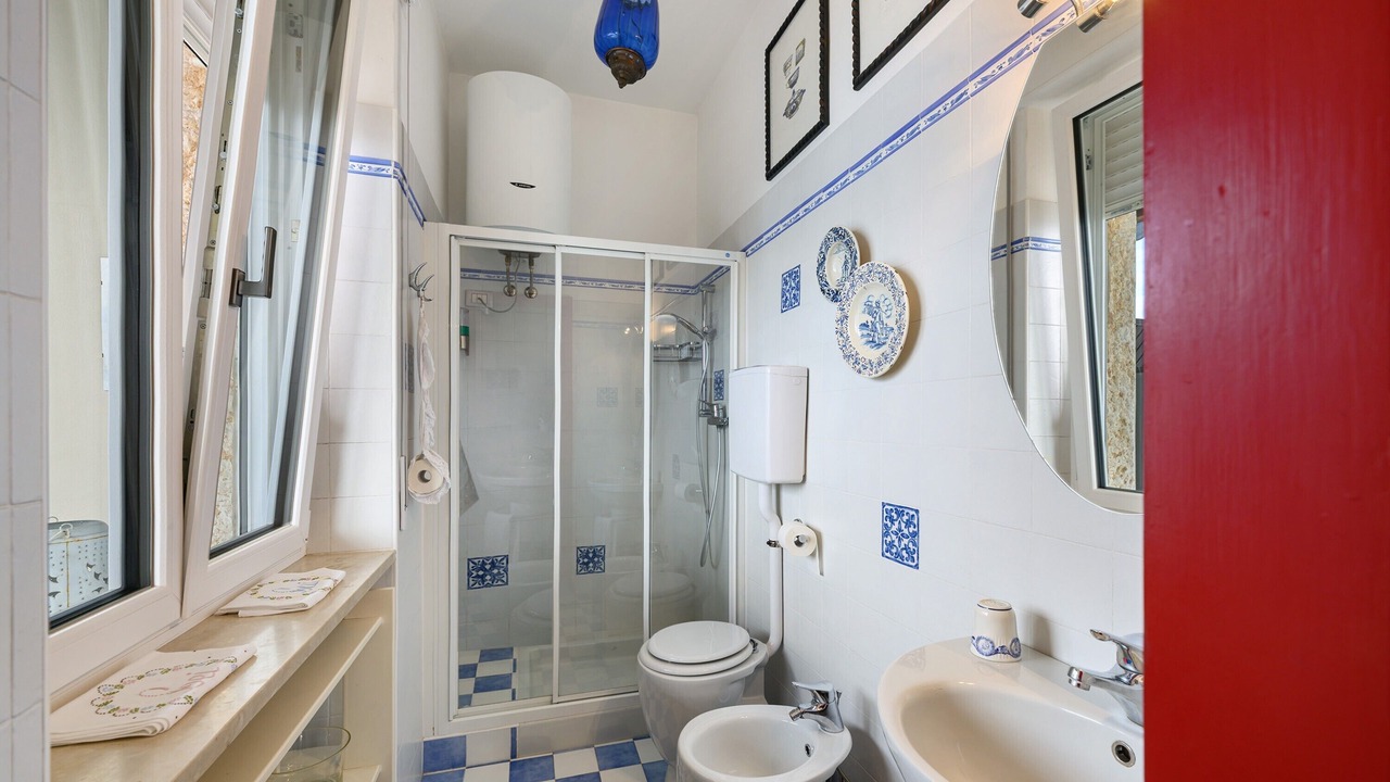 Photo of Bathroom in Frader